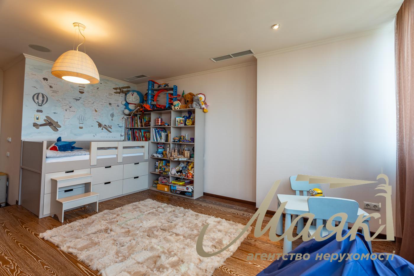 Rent 180m2 view apartment in LCD Novopecherskie Lipki, Andriy Verkhoglyada/Dragomirov Street 5, Pechersk, Kyiv