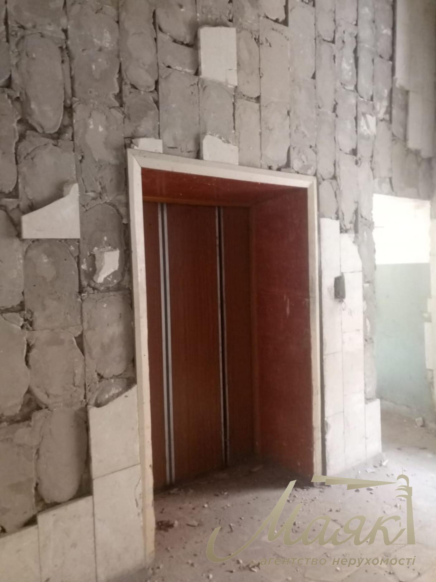 Sale of a building in the center of Kyiv, Levandovskaya street, Pechersk