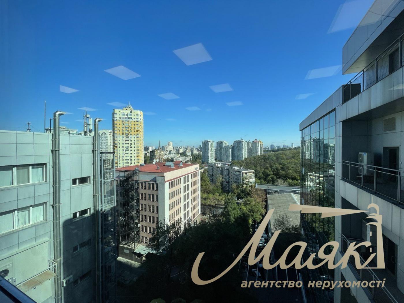 Оренда офісного приміщення 450м2 в бізнес центрі, Солом'янка