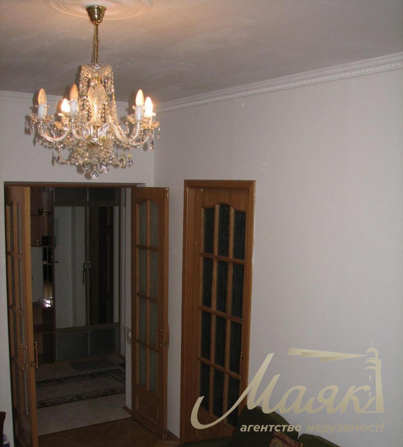 Rent 2-room apartment Bankovaya st., Center, Lipki