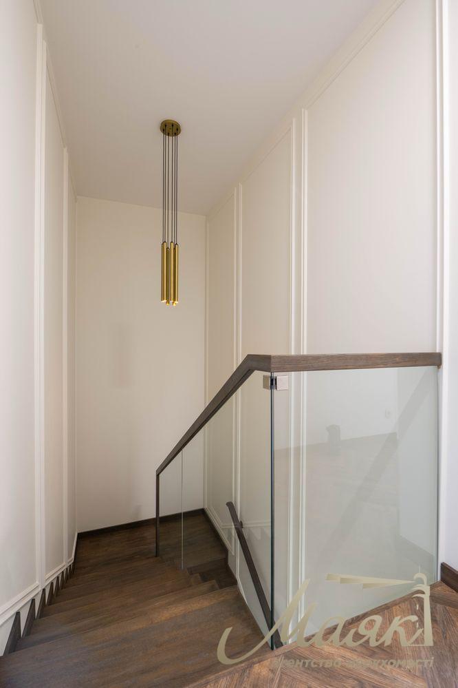 Rent two-storey penthouse with terrace in Pecherskaia