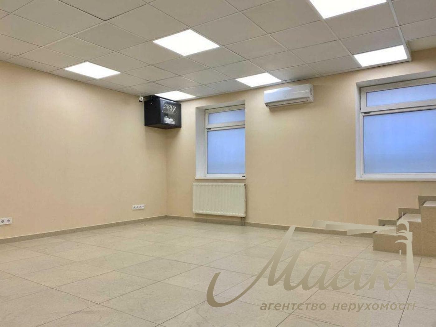 Оренда комерційного приміщення площею 200 м2, вул. Юрковська, 28