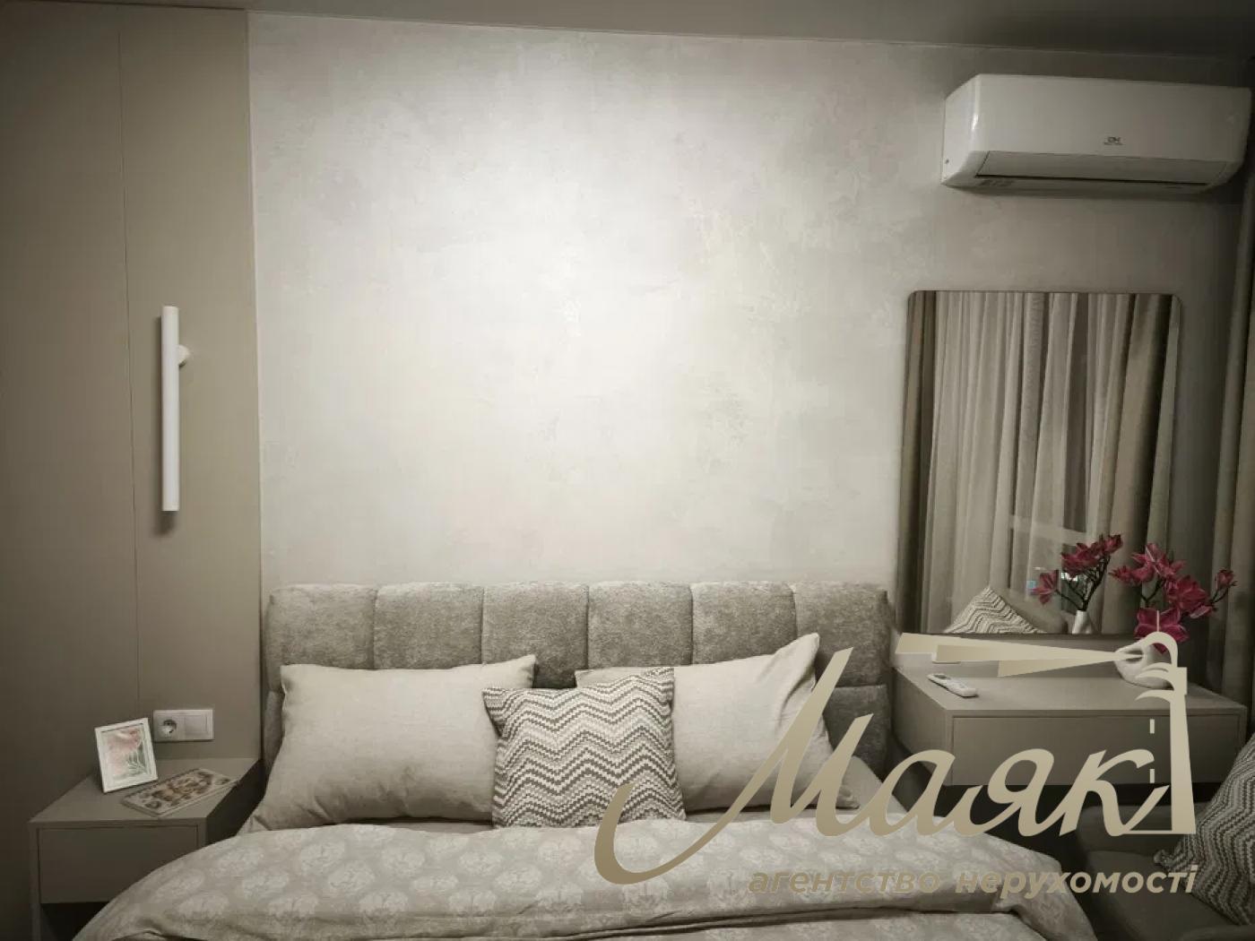 Продаж 1-кімнатної квартири в ЖК "Варшавський 3", Виноградар