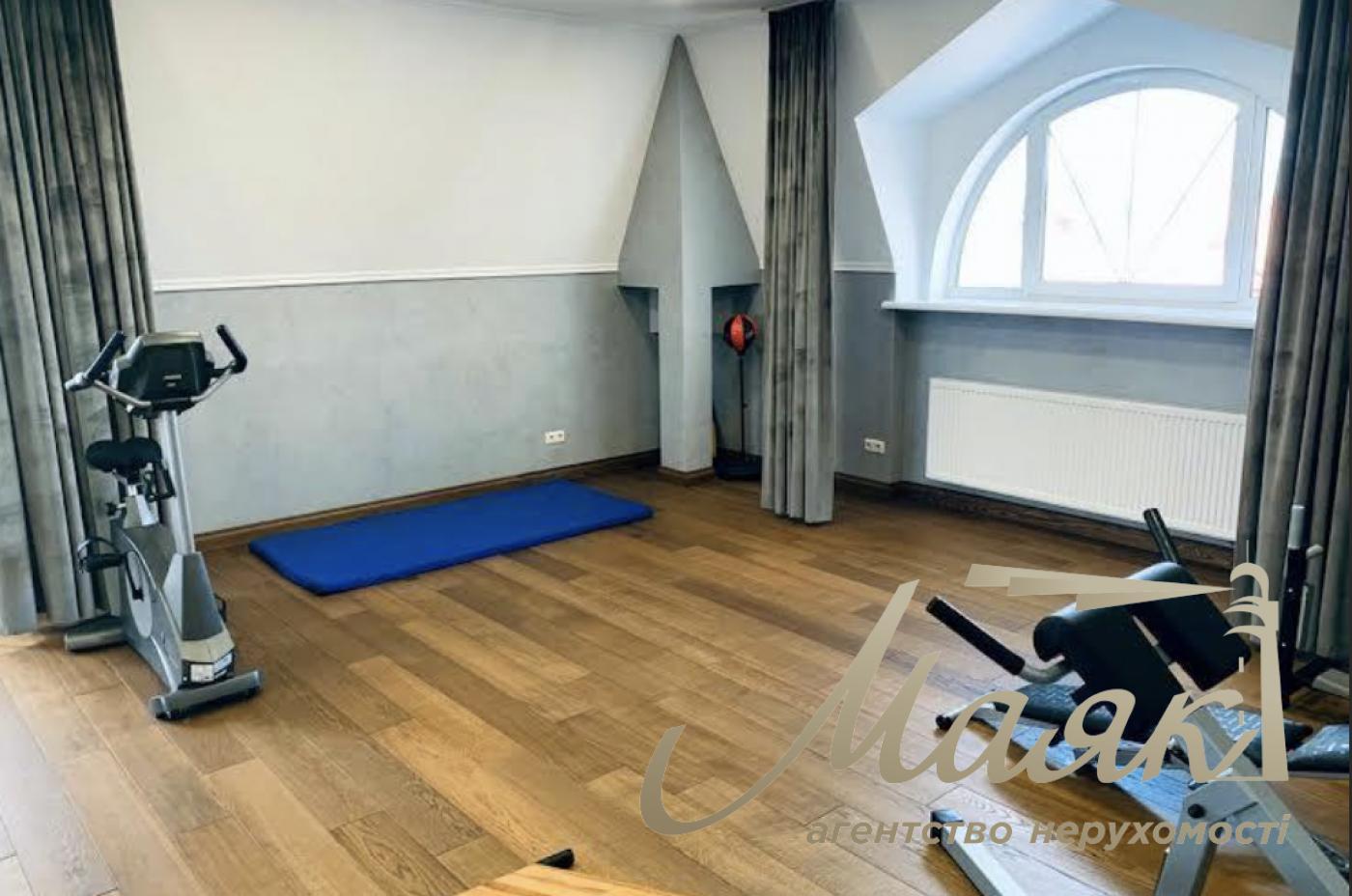 Оренда 4-х поверховий будинок 850м2, Чапаєвка