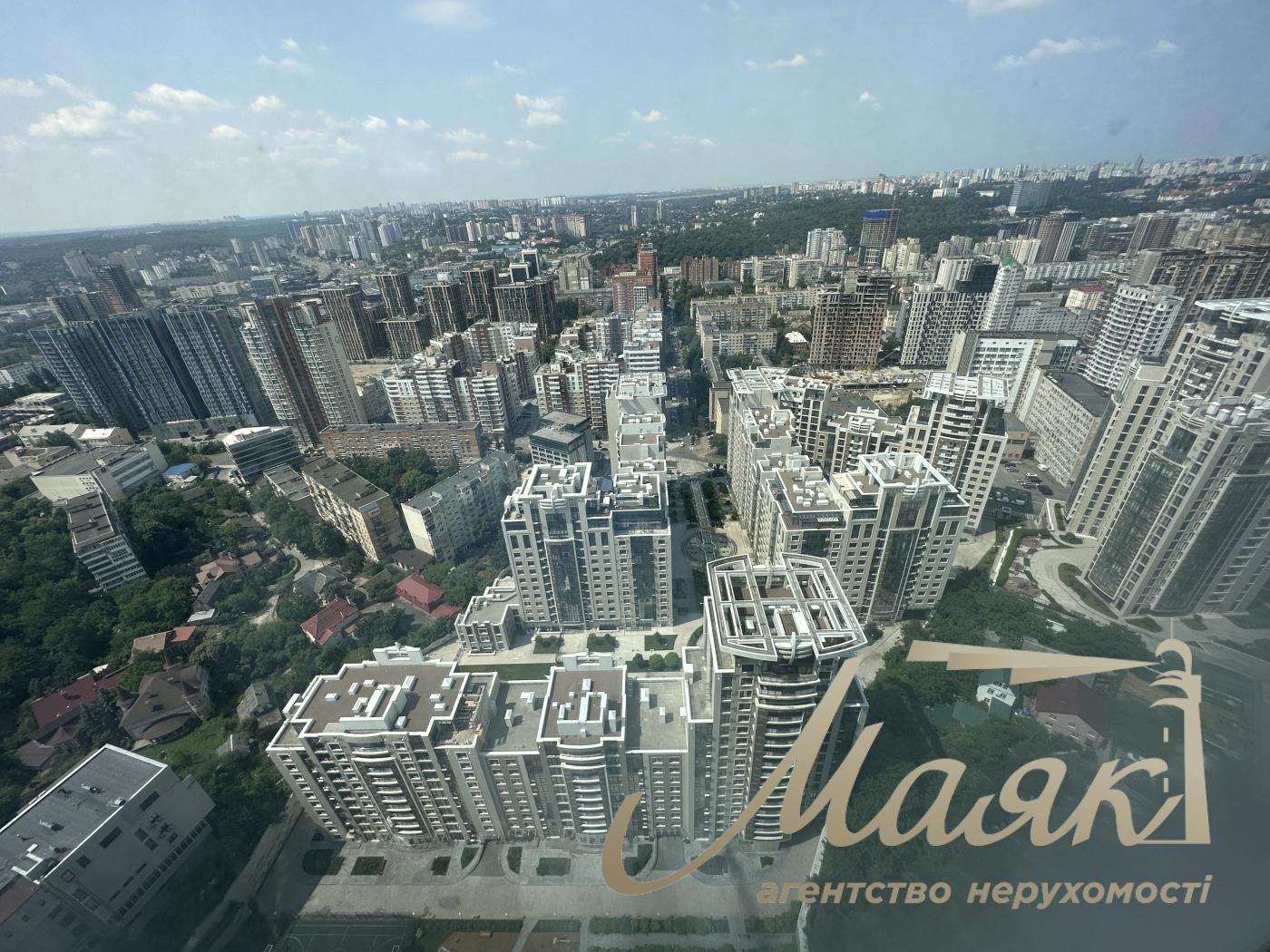 Продаж пентхауса 383м2 у ЖК Taryan Towers