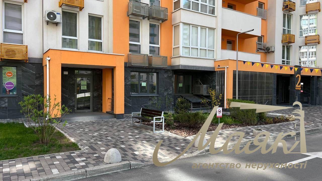 Оренда фасадного приміщення 77 м2 у ЖК Нивки Парк