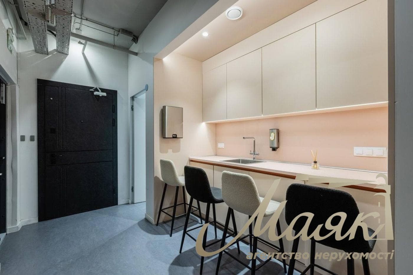 Оренда автономного офісу площею 287 м², ЦЕНТР