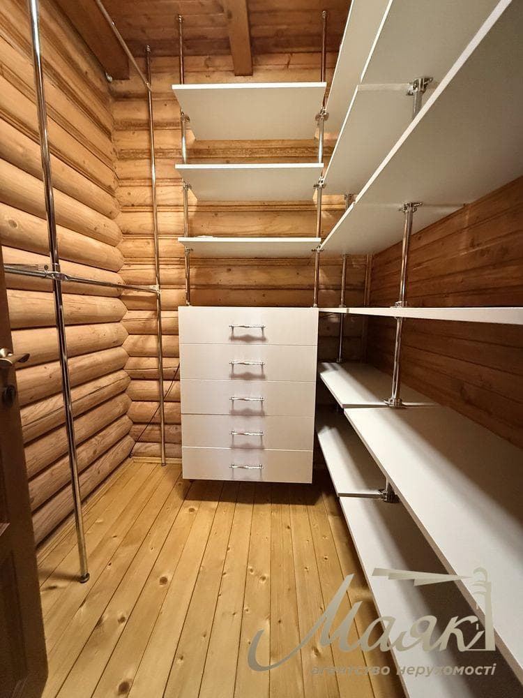Оренда 2-поверхового будинку площею 200 м², Віта-Поштова