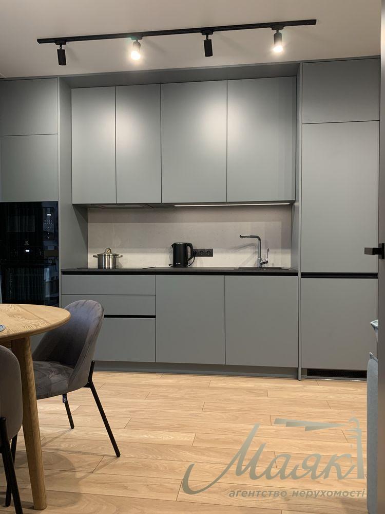 Продаж сучасної квартири 38 м² з дизайнерським ремонтом у ЖК Файна Таун, Шевченківський