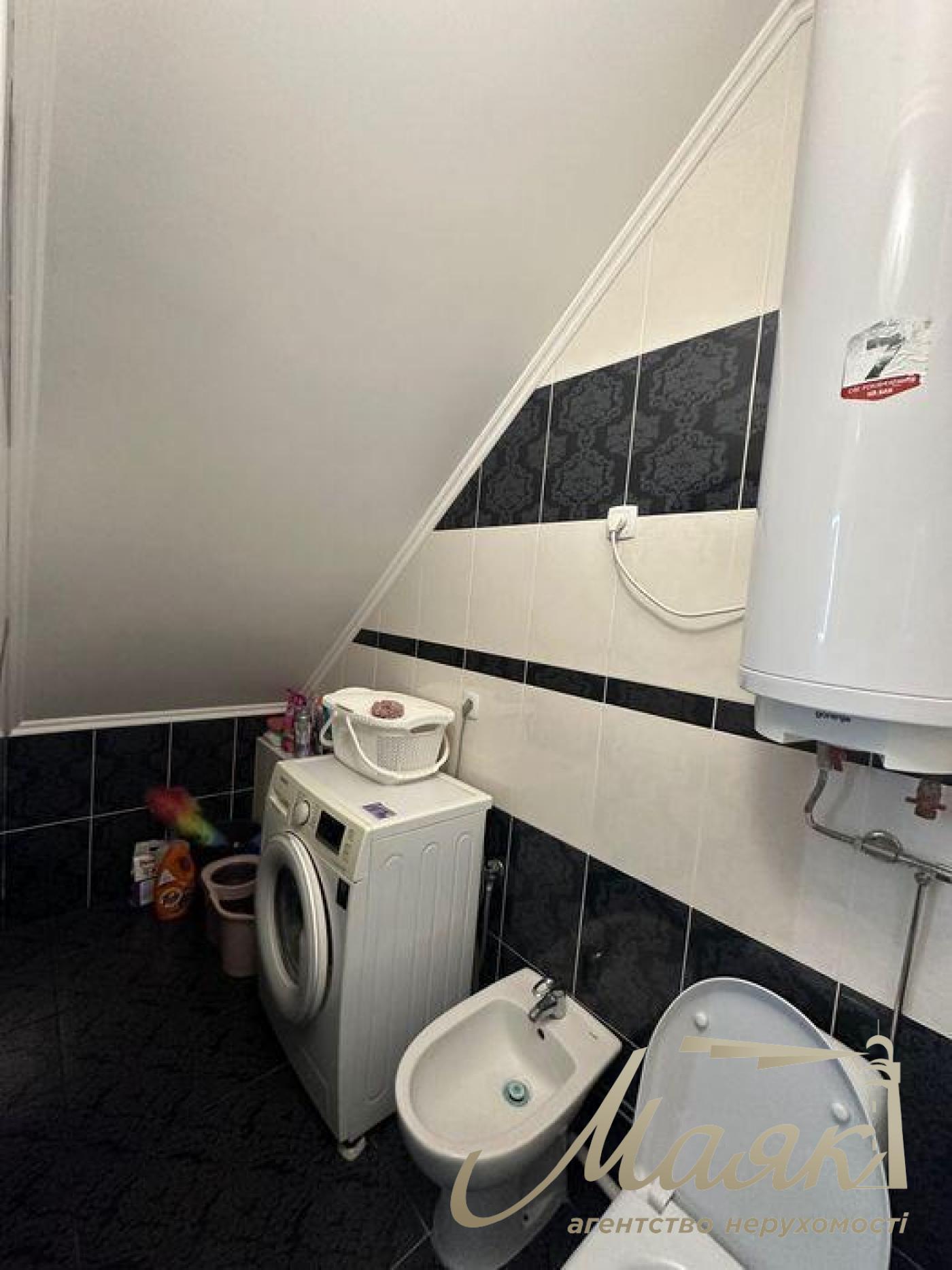 Продаж 2х-поверхового будинку 247м2 Київська область, Обухів, с. Лукавиця