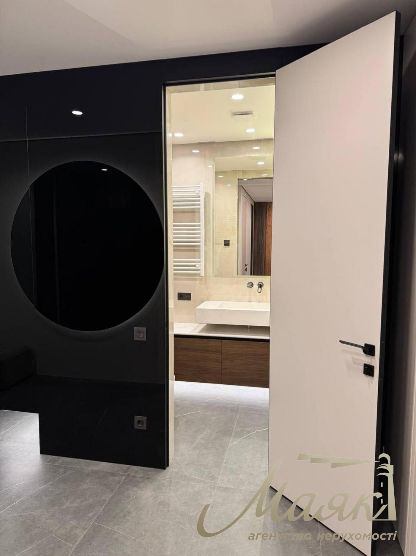 Продаж 2 кімнатної квартири, 80м2, Французький квартал 2, вул. Джона Маккейна.