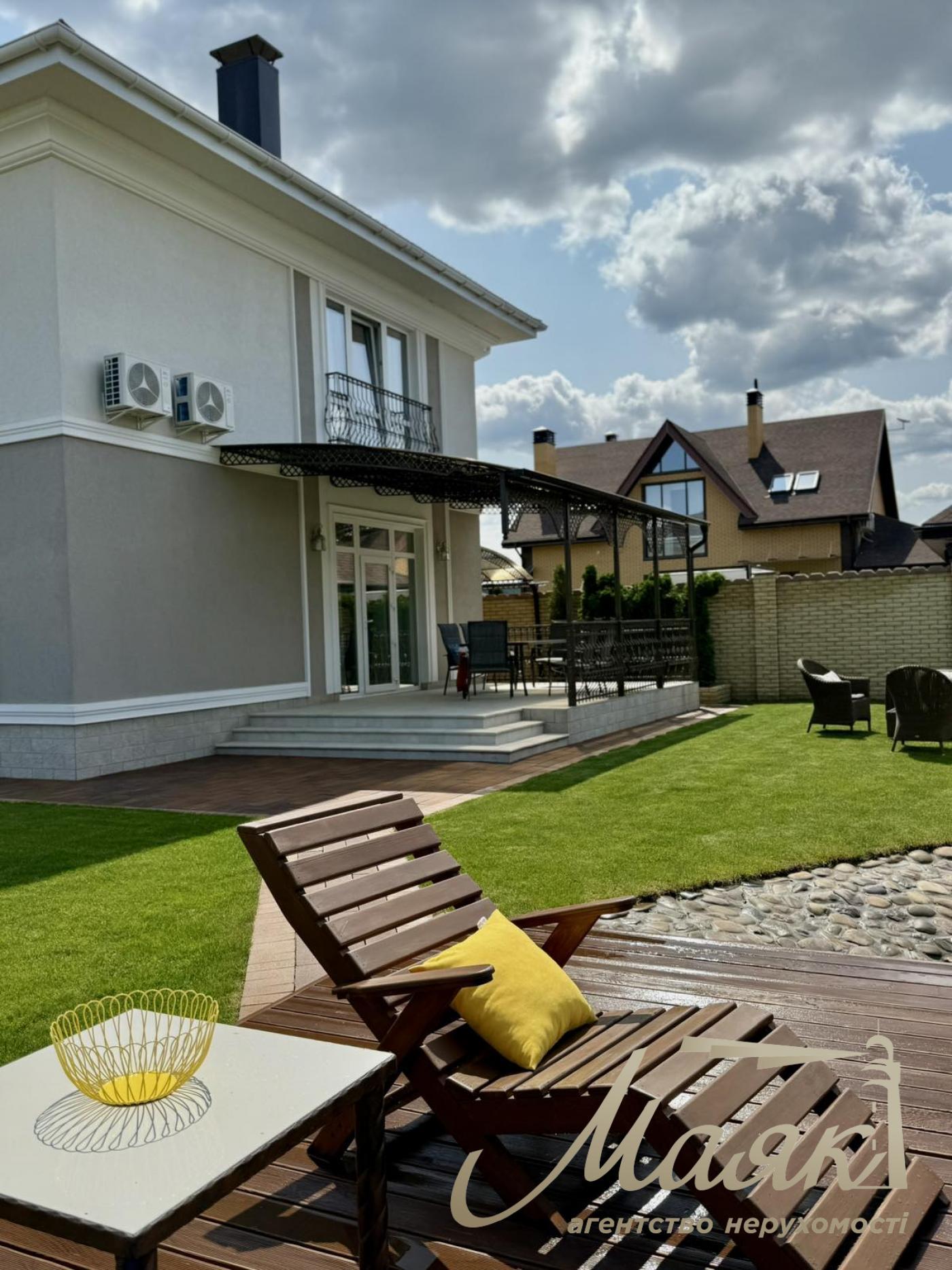 Продаж будинку в КМ Розкішне, село Романків, Обухівська траса