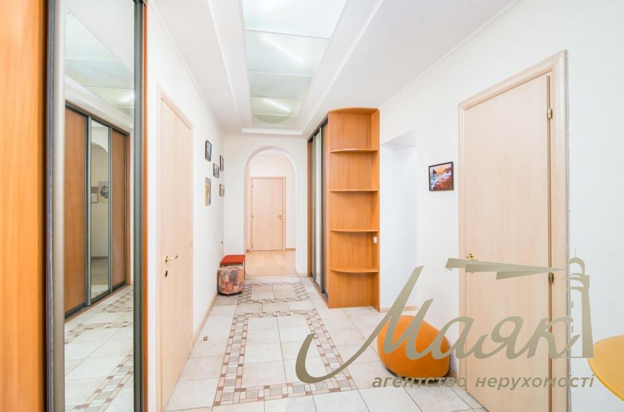 Продажа многоуровневой квартиры, 5 комнат, 350 м2, пр-т Героев Сталинграда 24, Оболонь.