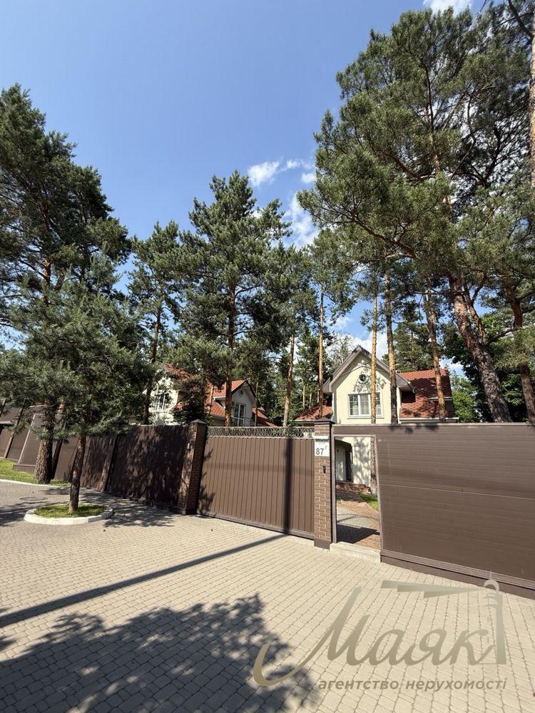 Продаж будинку в закритому КМ AlpenPark серед лісу