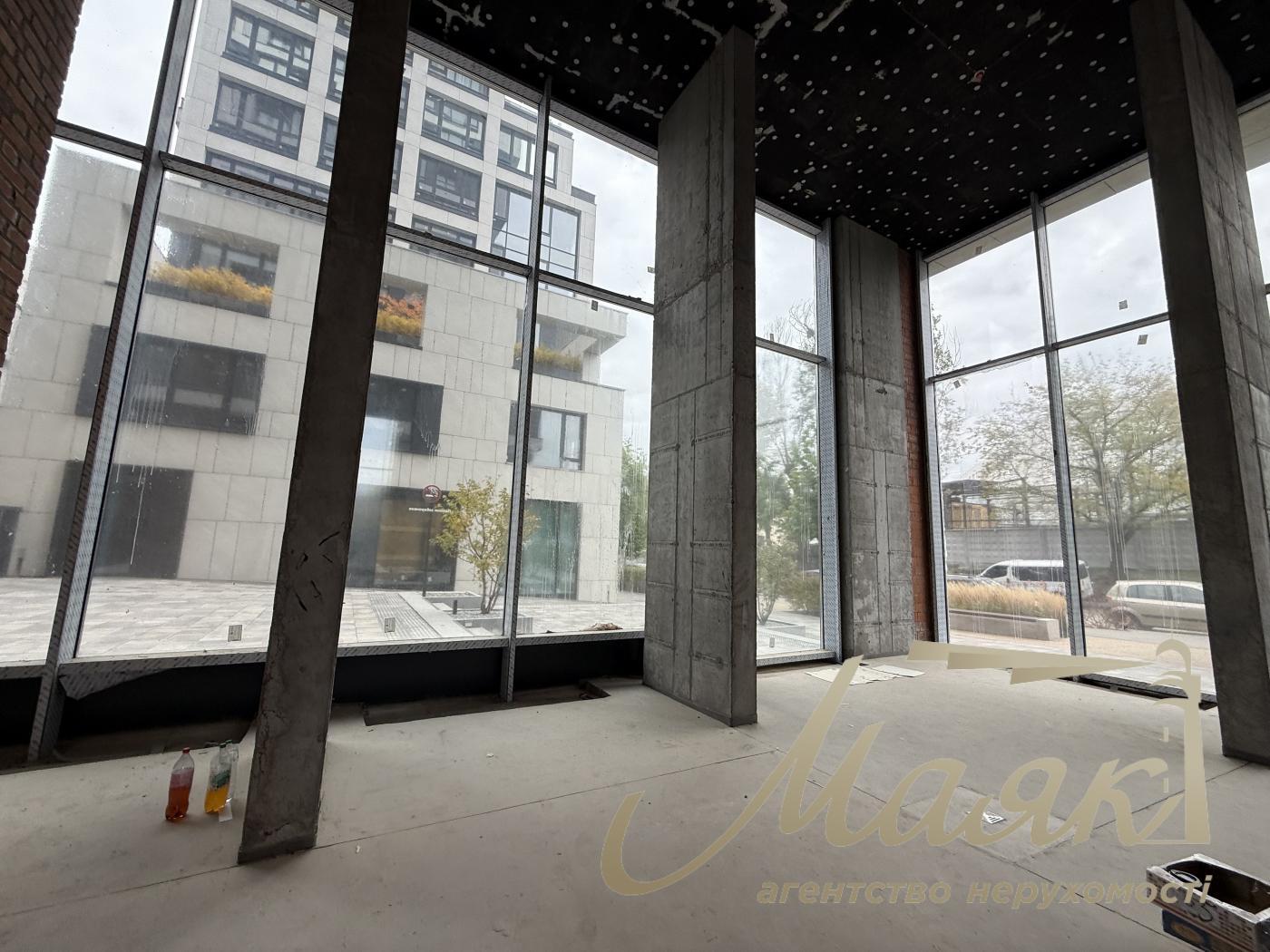 Продажа фасадного коммерческого помещения 244 м² в UNIT.Home, ул. Гарета Джонса/Семьи Хохловых, Шевченковский район.