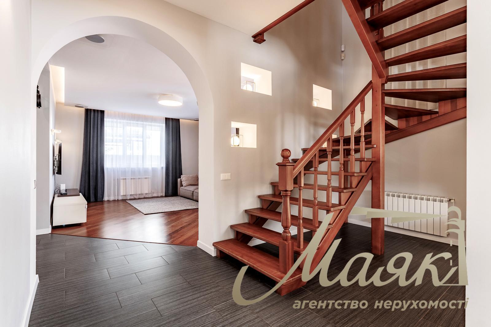 Продаж будинку 233 кв.м. у с.Хотів