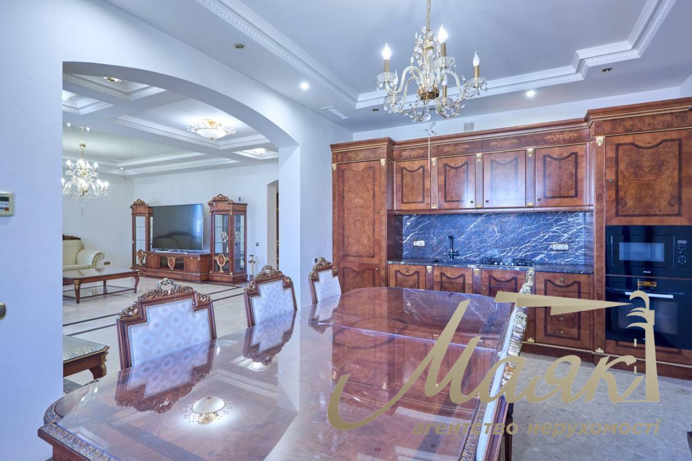 Оренда 4 кімнатної квартири, 163 м, Жилянська 30а, Голосіївський район