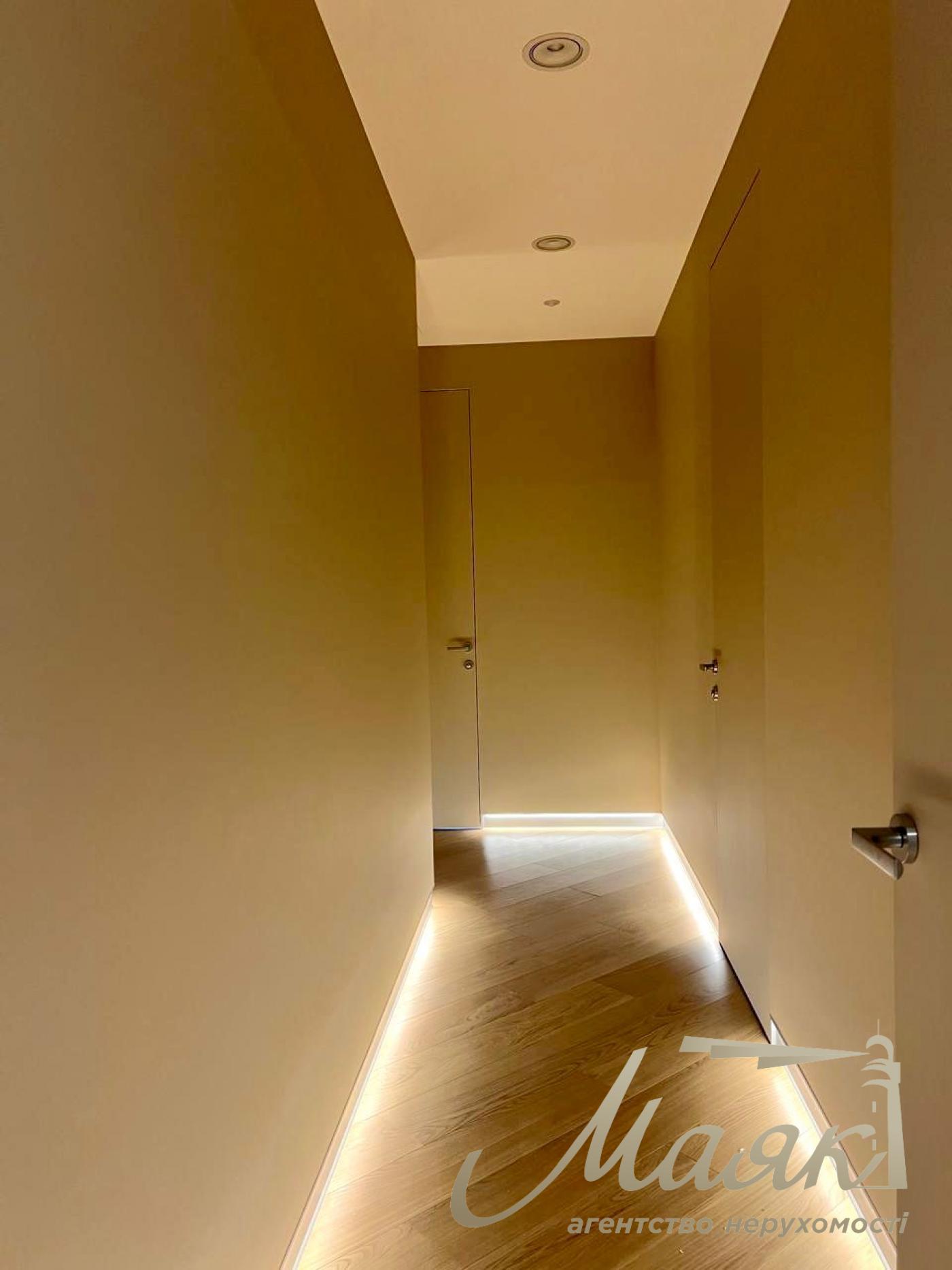 Продаж квартири в ЖК Да Вінчі, вул. Олеся Гончара 35, історичний центр Києва