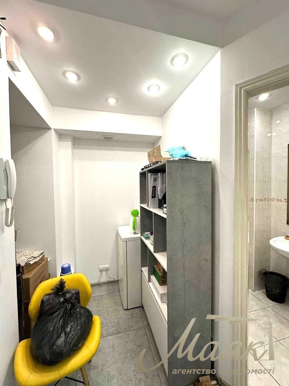 Оренда фасадного приміщення , м. Либідська, вул. Казимира Малевича