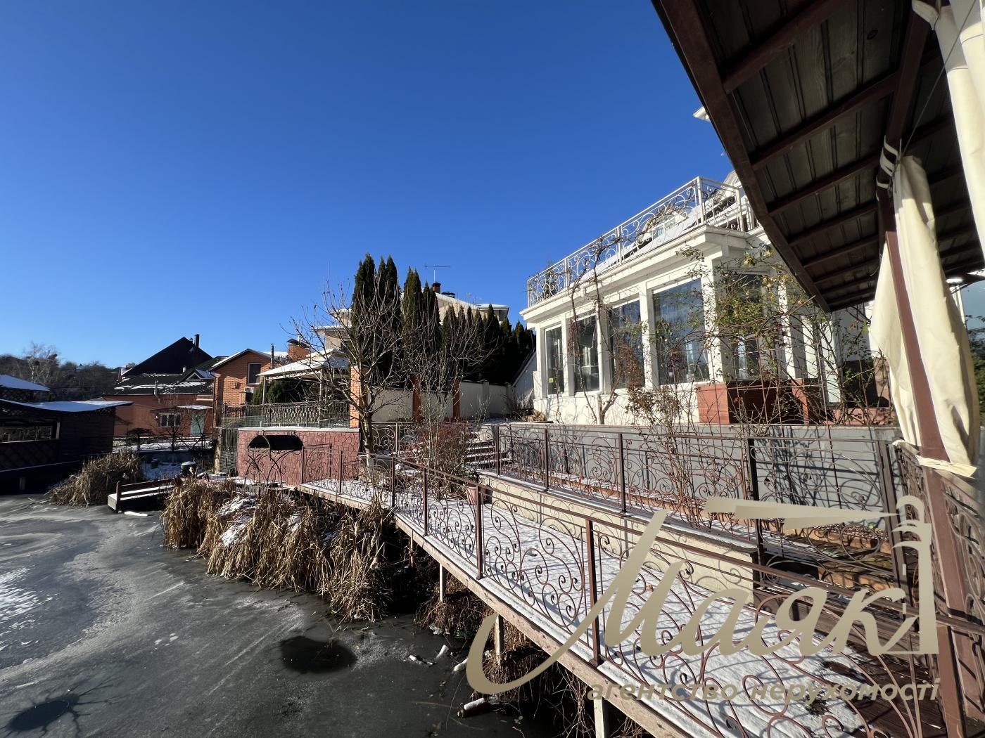 Rent of a 3-storey house 460m2, Goloseevsky district, Myshelovka.