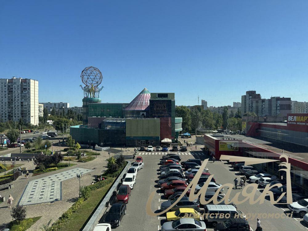 Продаж комерційного приміщення 203м2 на Оболоні.