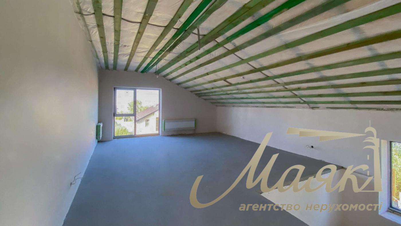 Продажа дома 250м2 с жилым подвалом в Соломенском районе ул. Березова