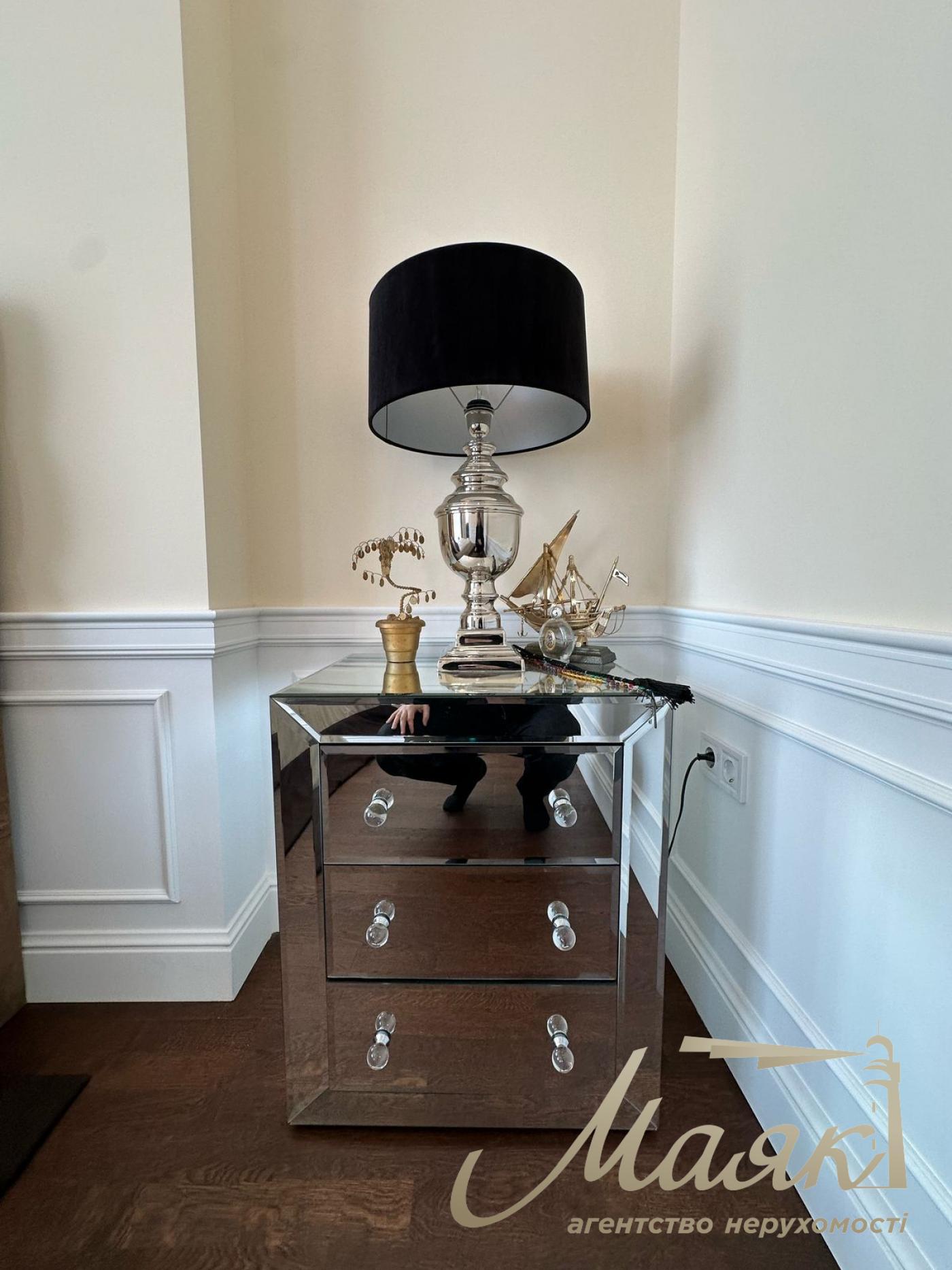 Sale of apartment 156m2 in residential complex Novopecherskie Lipki, Andreya Verkhoglyada st., Pechersk, Kyiv