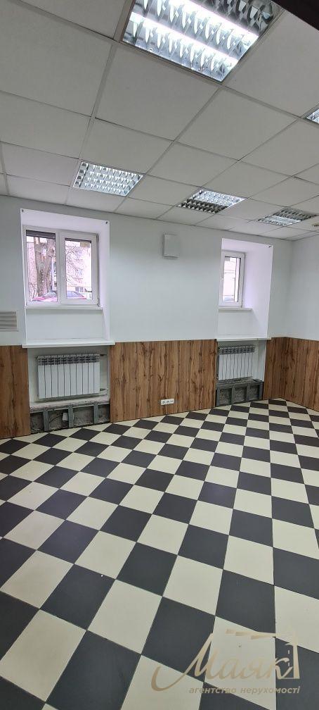 Оренда фасадного приміщення 150 м2 на Подолі, Оболенська 9