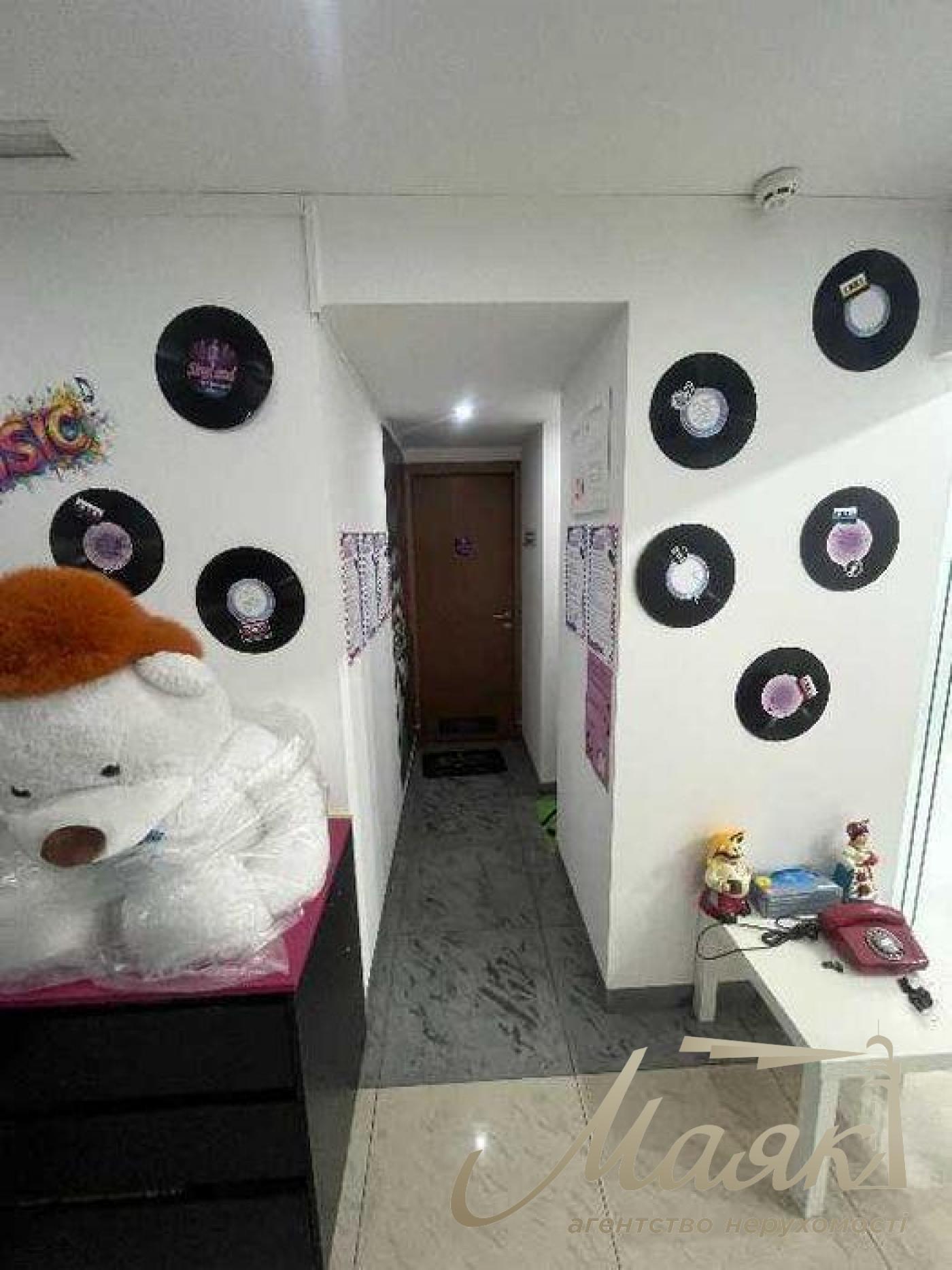 Продаж фасадного приміщення 121 м.кв. Підвисоцького, Печерськ