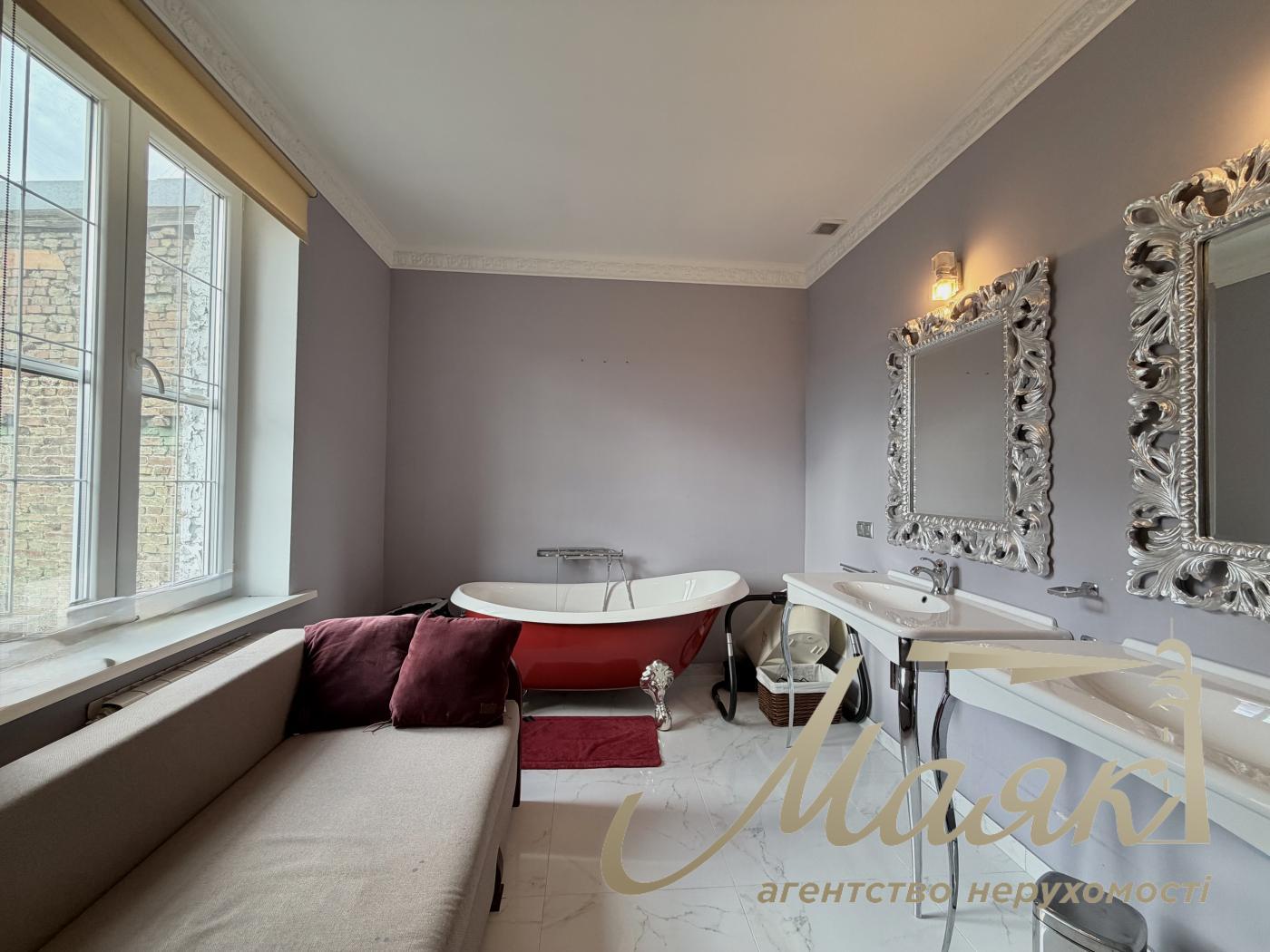 Оренда 4х-кімнатної квартири 200 м² у самому серці Києва - вул. Рейтарська, 5, Шевченківський район.