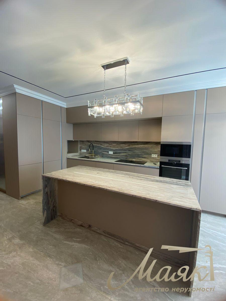 Продажа 4-х комнатной квартиры в ЖК Новопечерская Вежа