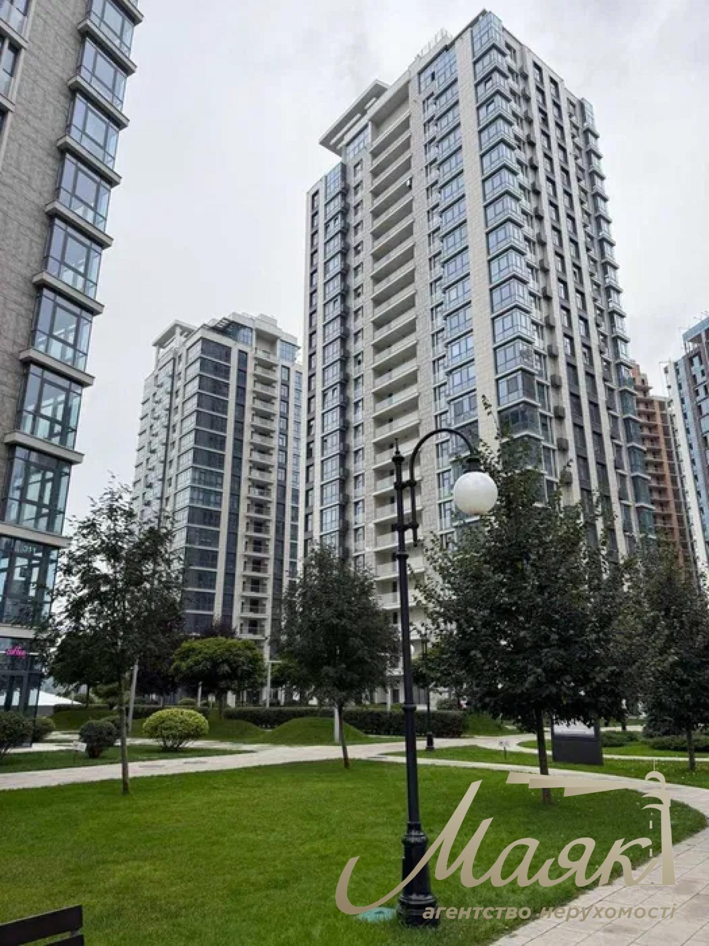 For sale 4-room apartment LCD Novopecherskie Lipki, Verkhoglyada street (Dragomirov)