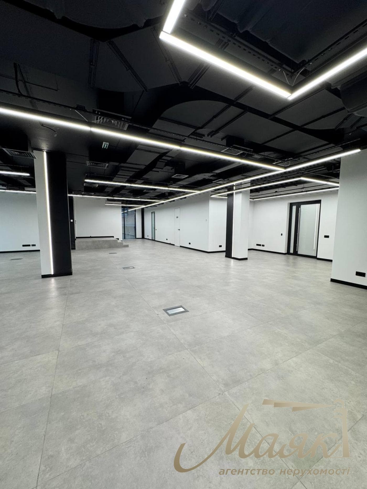 Office space for rent: 282.6 m² in the G Park Business Center, a Class A business center in the Holosiivskyi District.