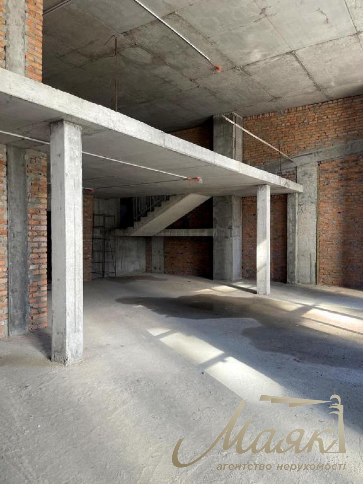 Commercial facade premises for rent in the residential complex "Novopecherskie Lipki"