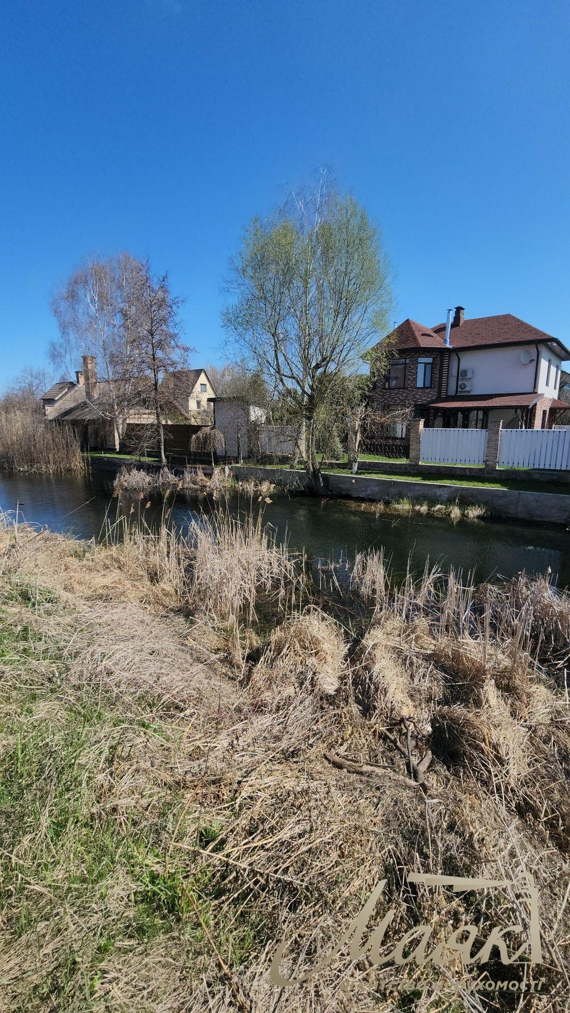 Продаж просторого 2х-поверховий будинок 223м2 в мальовничому масиві с. Нові Безрадичі, Обухівський напрямок