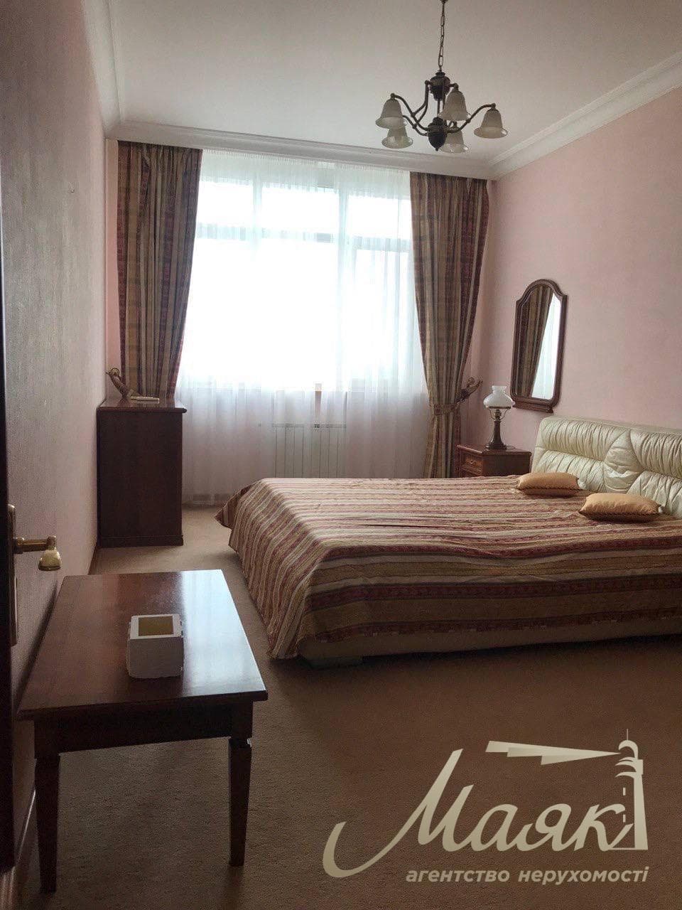3-room apartment for rent at 12E Ivasyuka Ave., Obolonska Embankment.