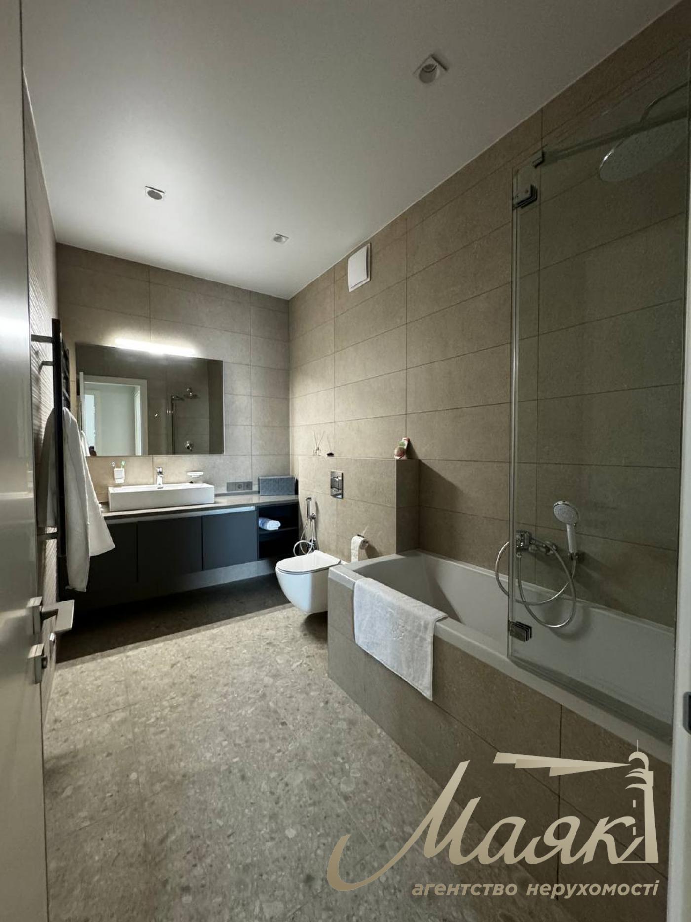 Rent of 4-room apartment, residential complex Atlantic, Antonovicha (Gorky) street, Vladimirsky market.2