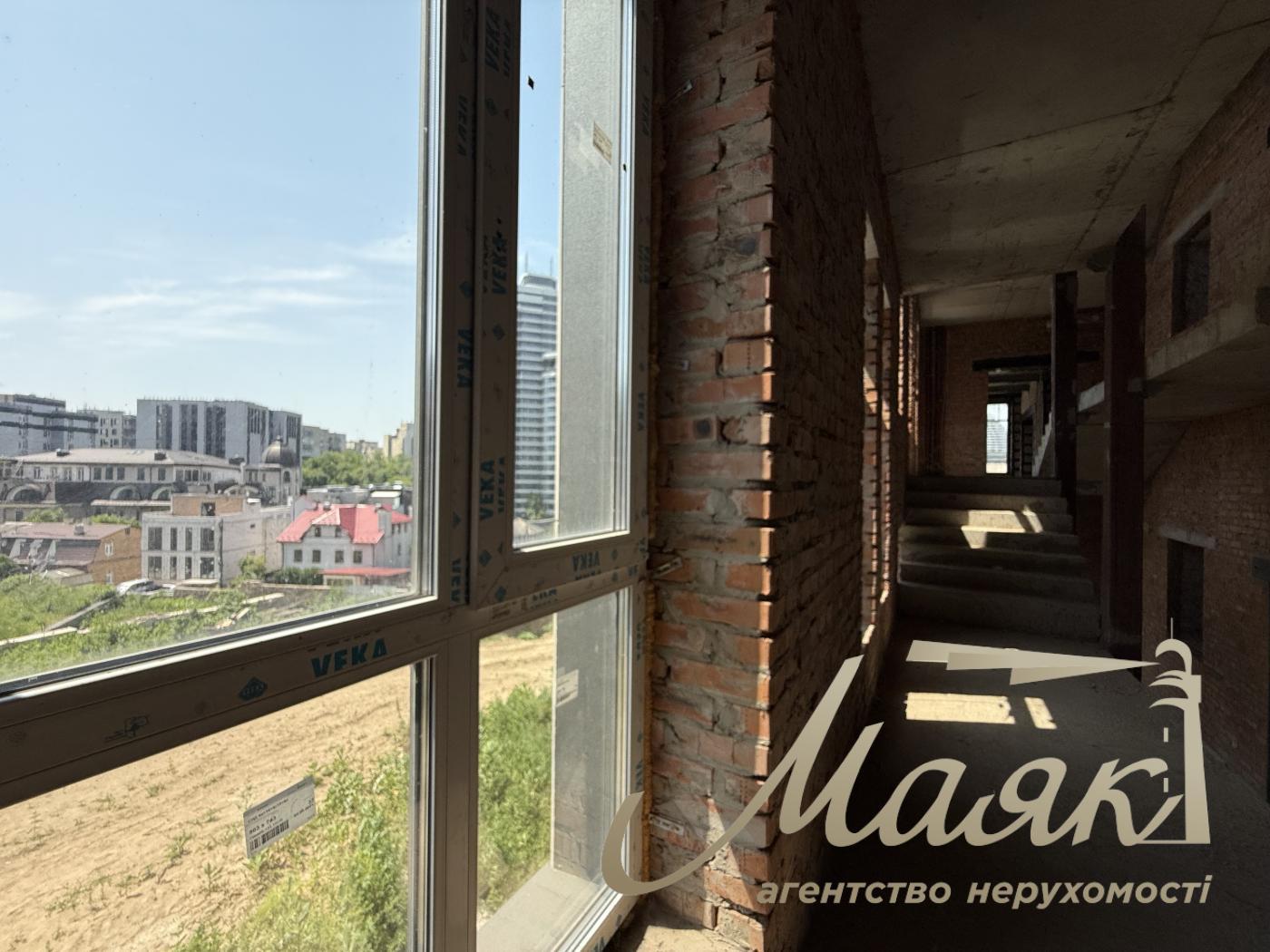 Продаж цілої будівлі в самому центрі Києва вул. Мічуріна, Звіринець, Київ біля IQ Бізнес центру