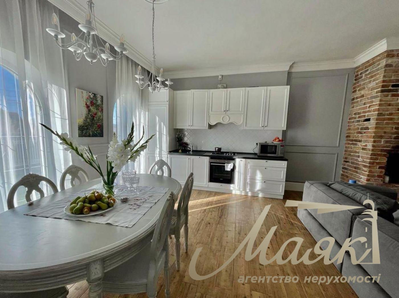 Продаж будинку (420м2) у Києво-Святошинському р-н, с. Гатне