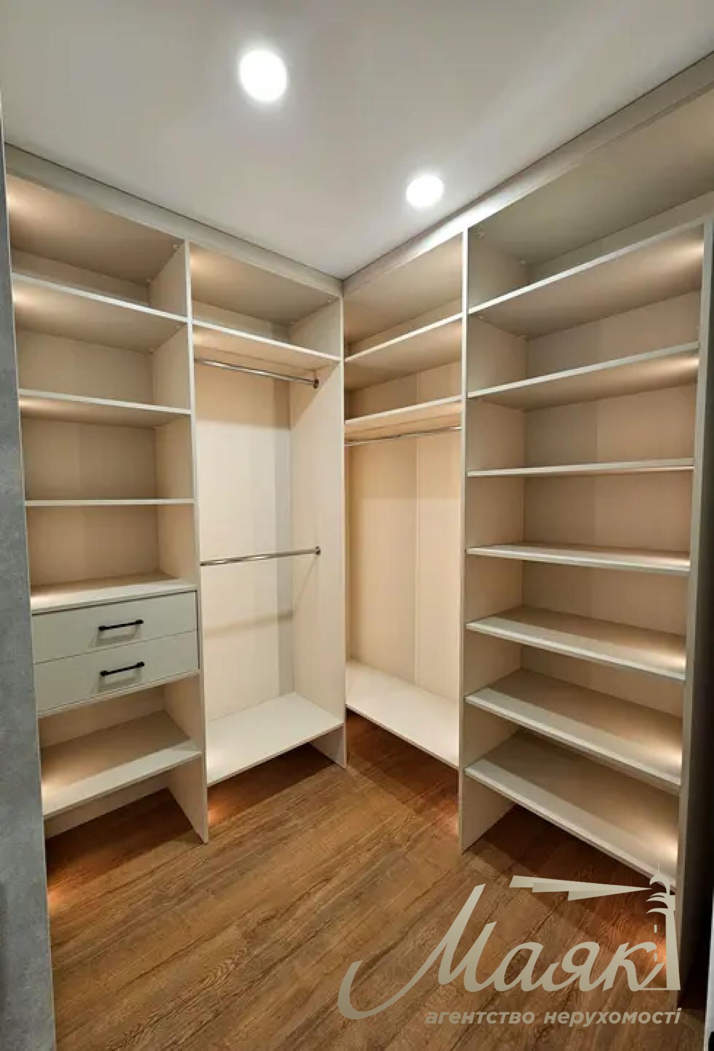 Продаж 1-к кімнатної квартири ЖК Варшавський-2, Виноградар, Поділ