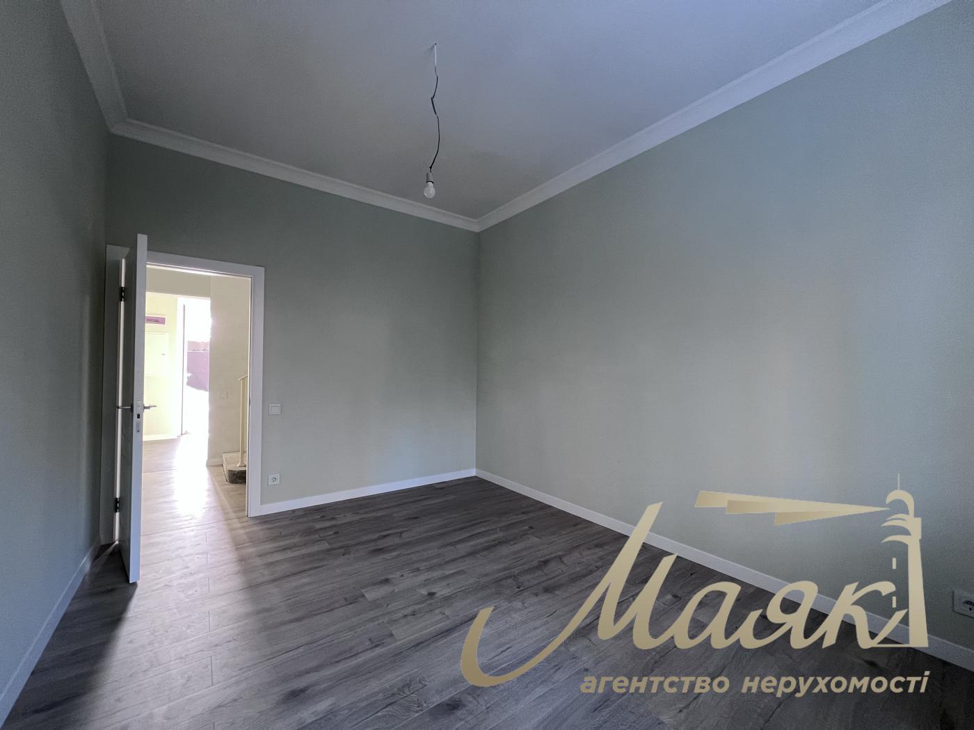 Продаж будинку в закритому КМ AlpenPark серед лісу