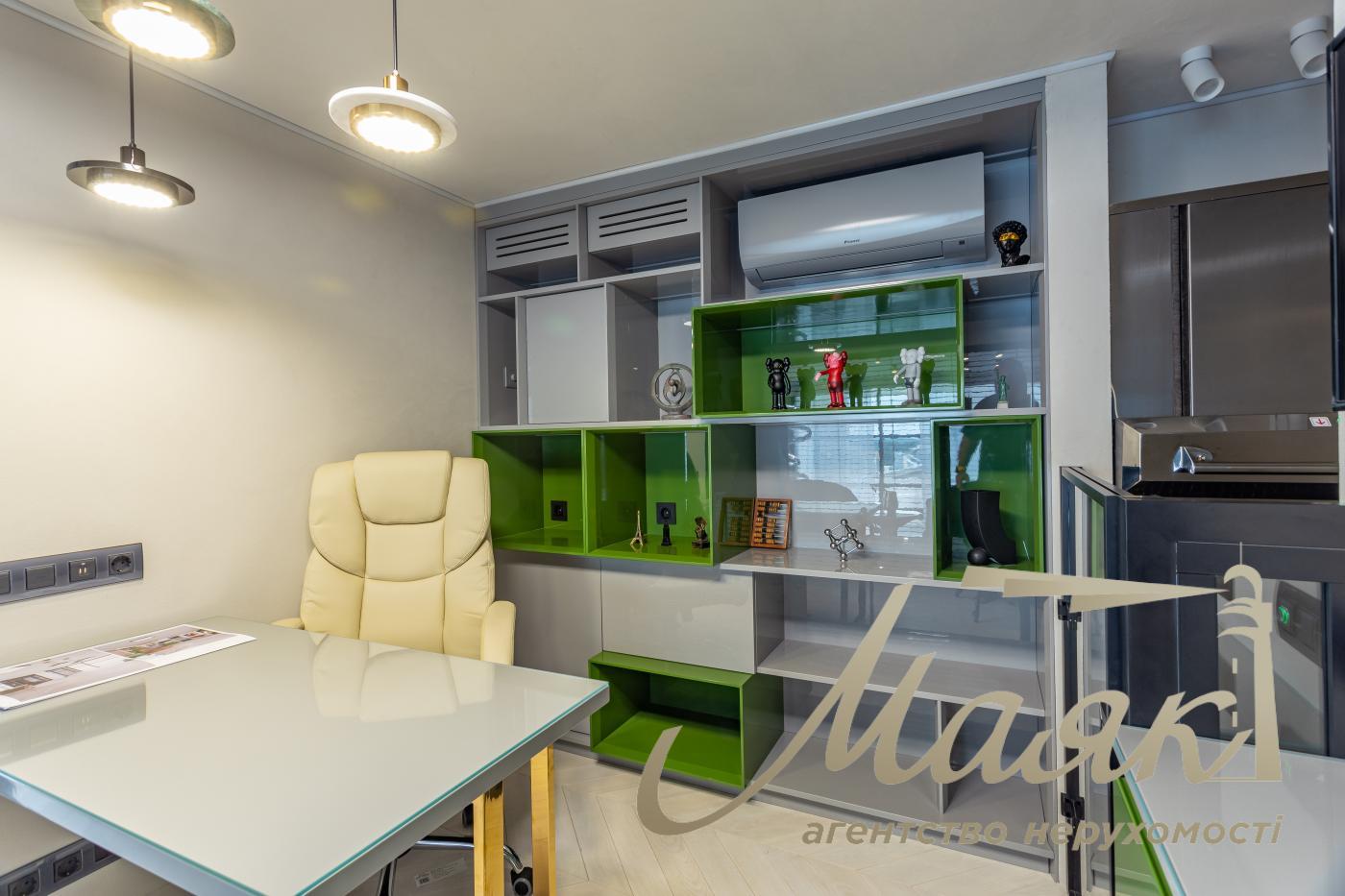 Продаж пентхауса 195 м² з терасою та дизайнерським ремонтом у ЖК Park Avenue VIP, Київ