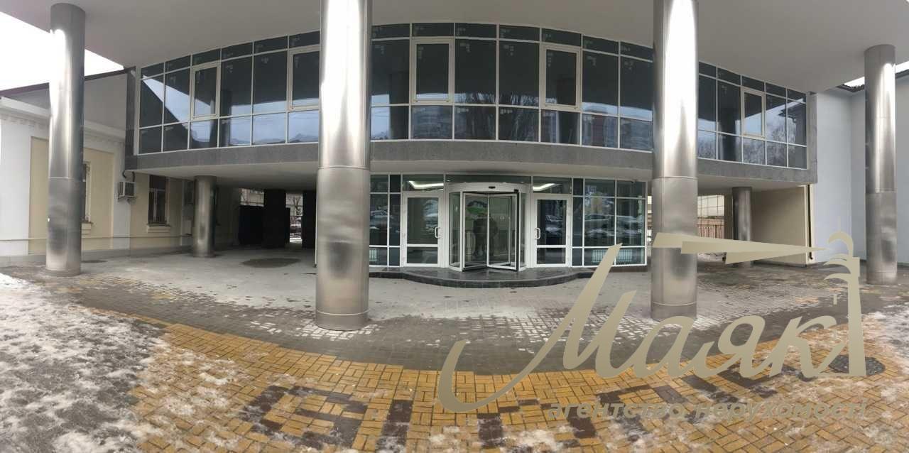 Office for rent 250m2 in Gloria Business Center, Nivki metro station