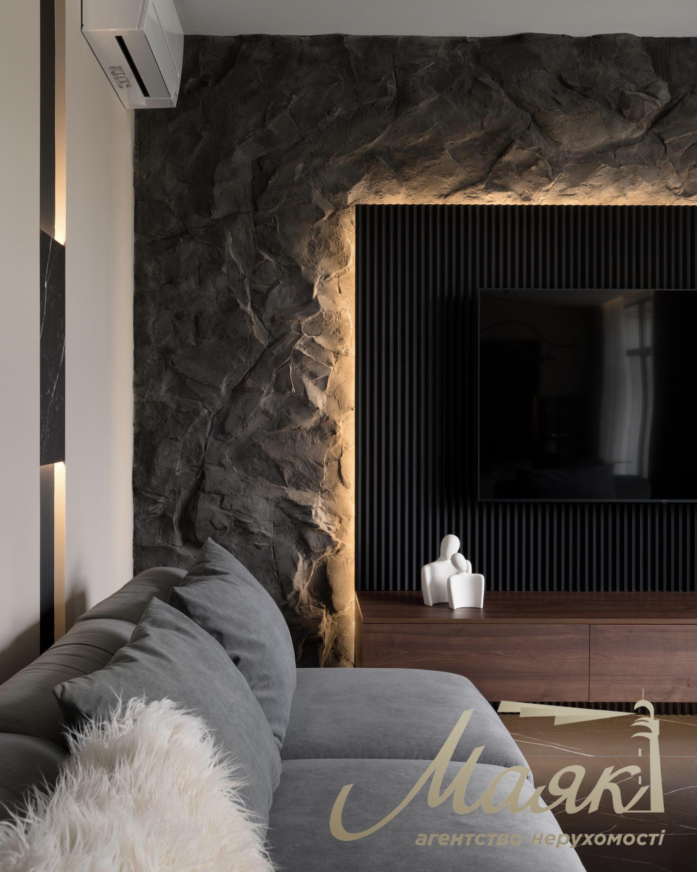 Sale of 2-storey townhouse 296m2, (3.5 hundredths) Kozin