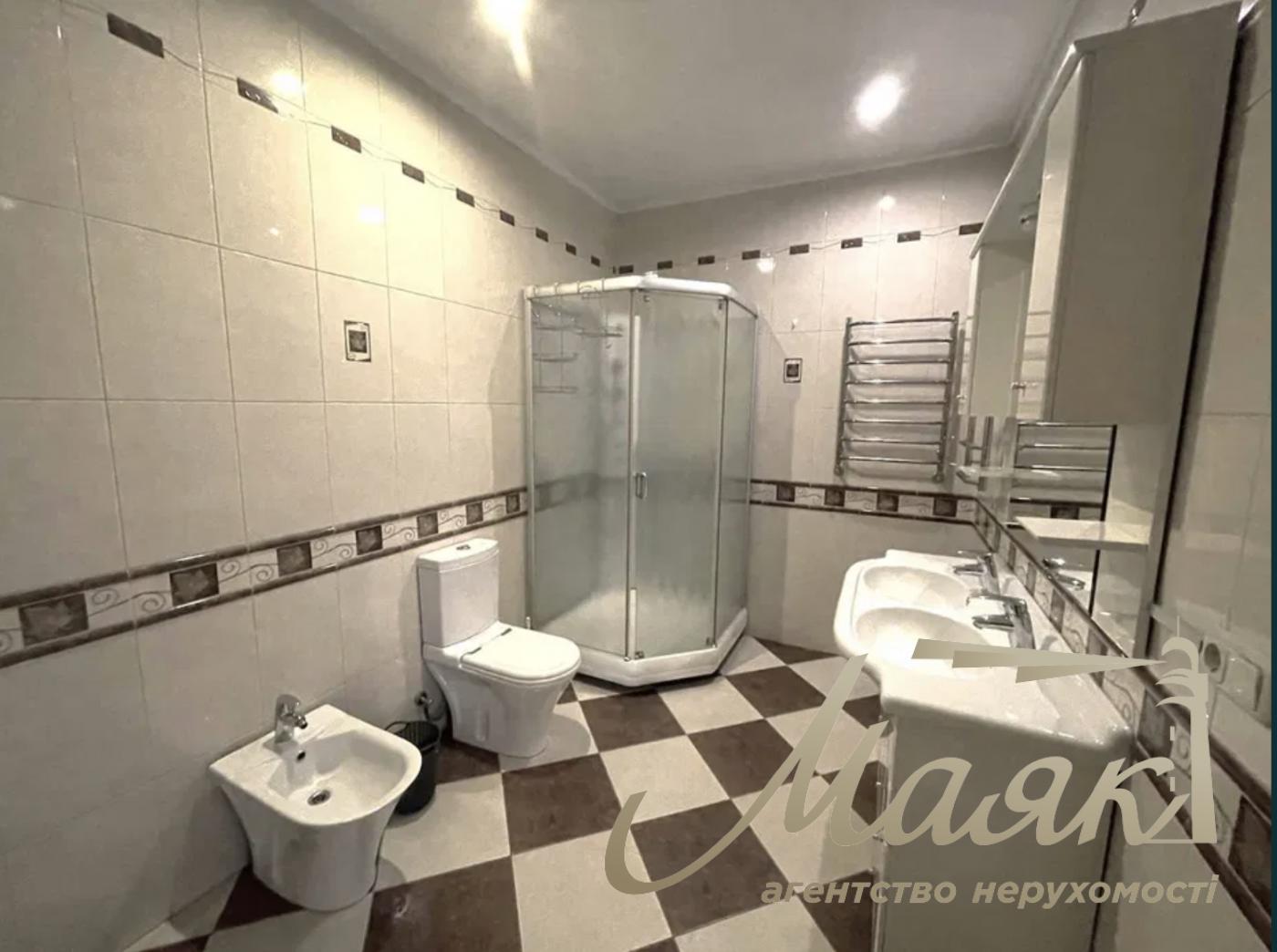 Аренда 2-х этажного дома 340м2, Козин