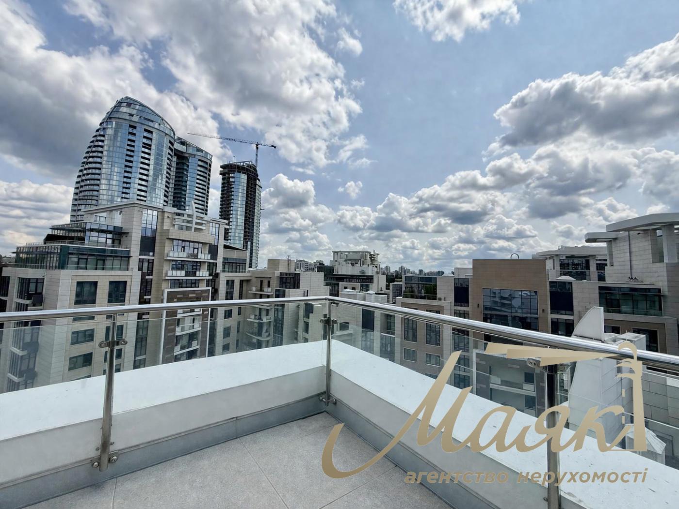 Продаж квартири з терасою в ЖК Бульвар Фонтонів, Печерськ, Київ