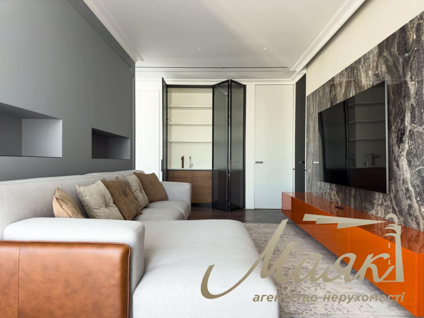 Rent of an exclusive apartment 300m2 in the residential complex Chicago Central house, Antonovicha st. (Gorky), 44