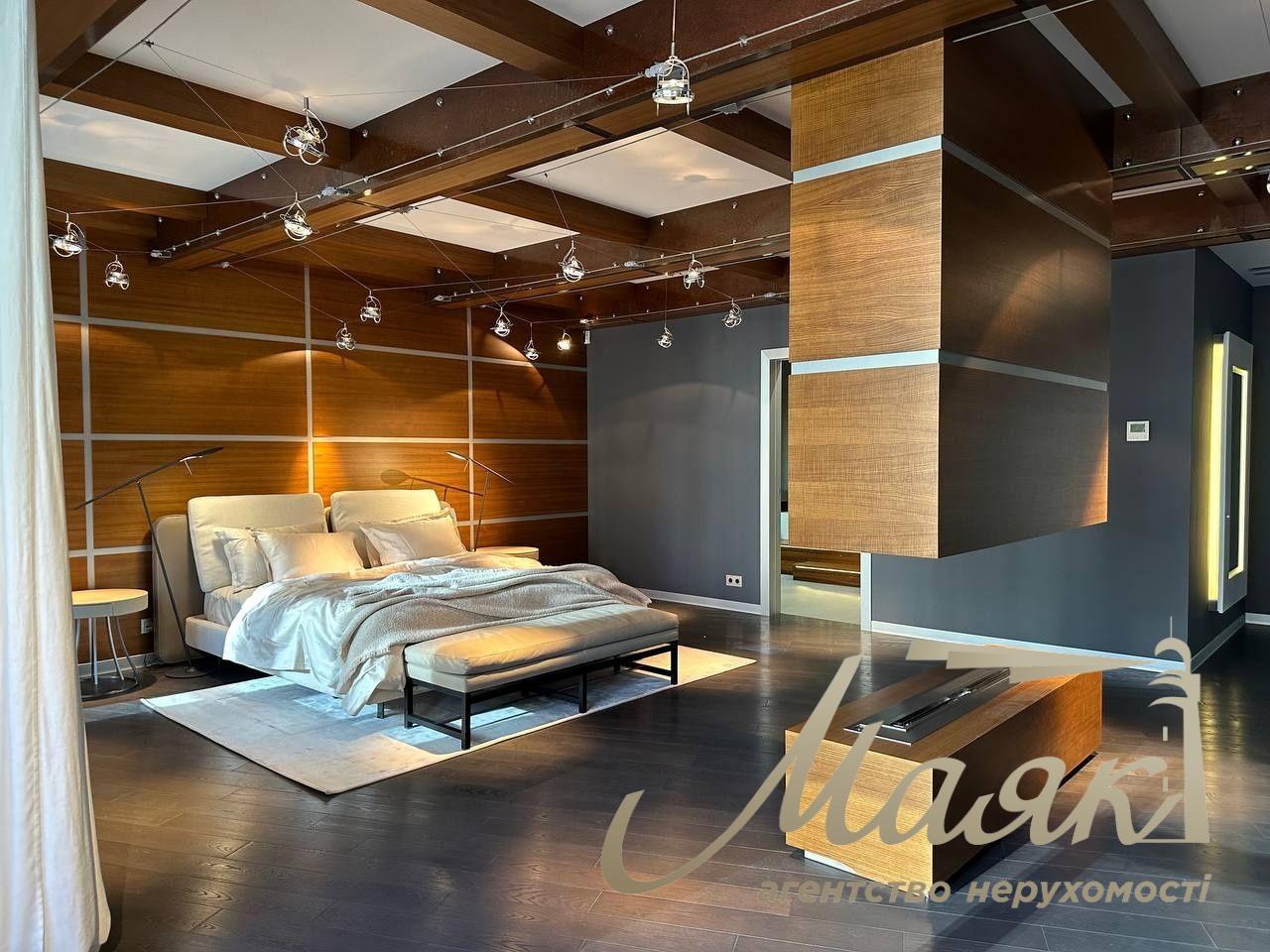 Rent 5-room apartment Residential Complex Novopecherskie Lipki, Verkhoglyada str.