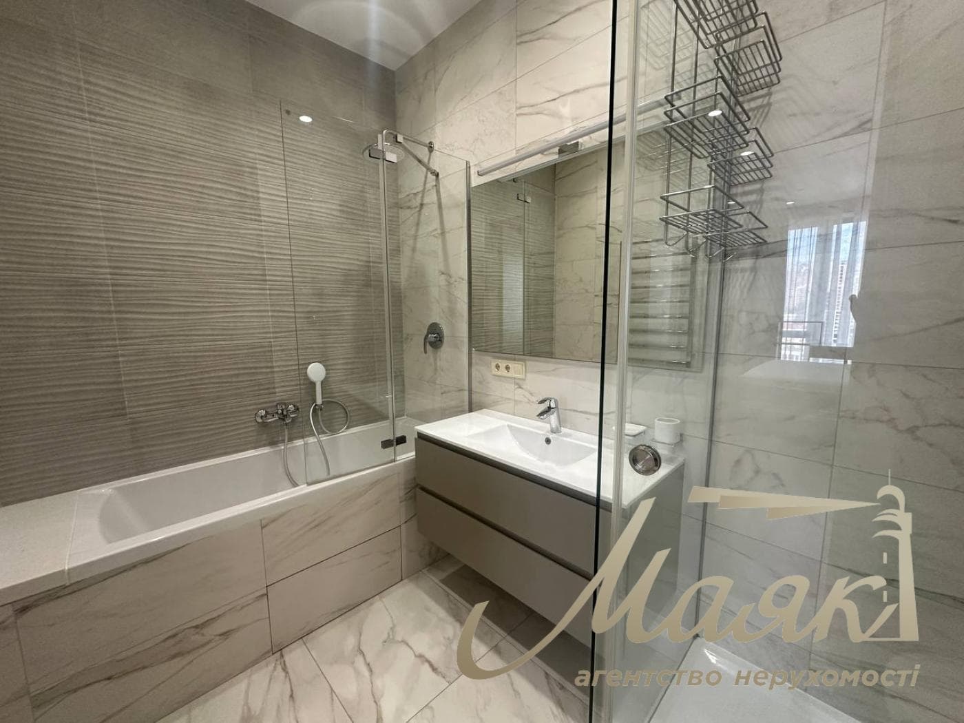 Оренда 2-кімнатної квартири площею 63 м² у ЖК «Atlantic Residences», вул. Антоновича, 118, станція метро «Палац України».
