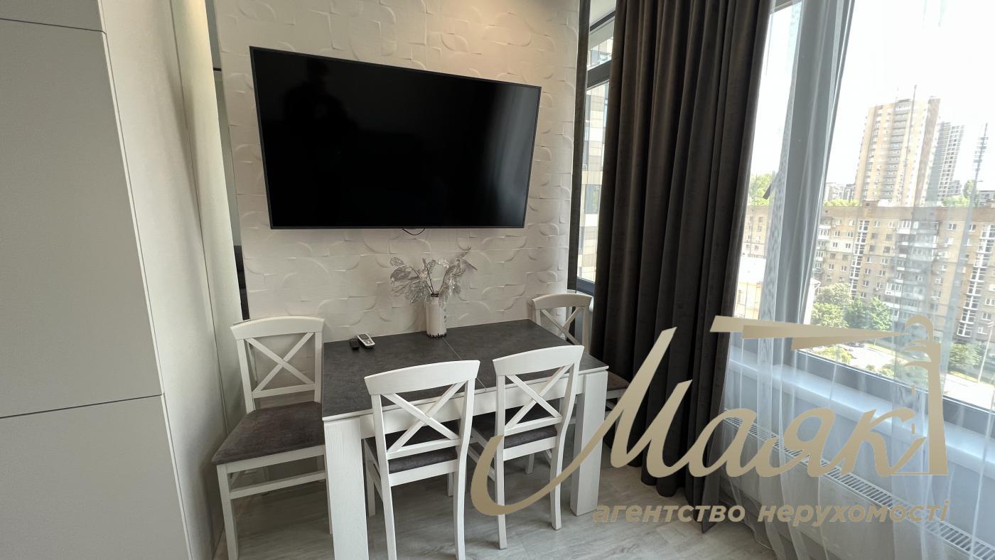 Rent 3k apartment 85m2 in elite residential complex Tetris Hall
